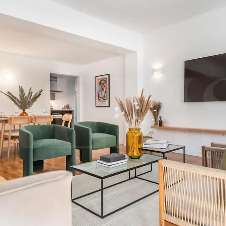 Exquisite And Charming Experience In Soho By Rems Malaga